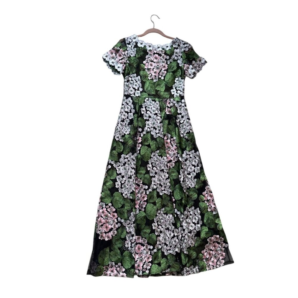 Floral Embroidered Maxi Dress With Short Sleeves & Back Zipper  Medium